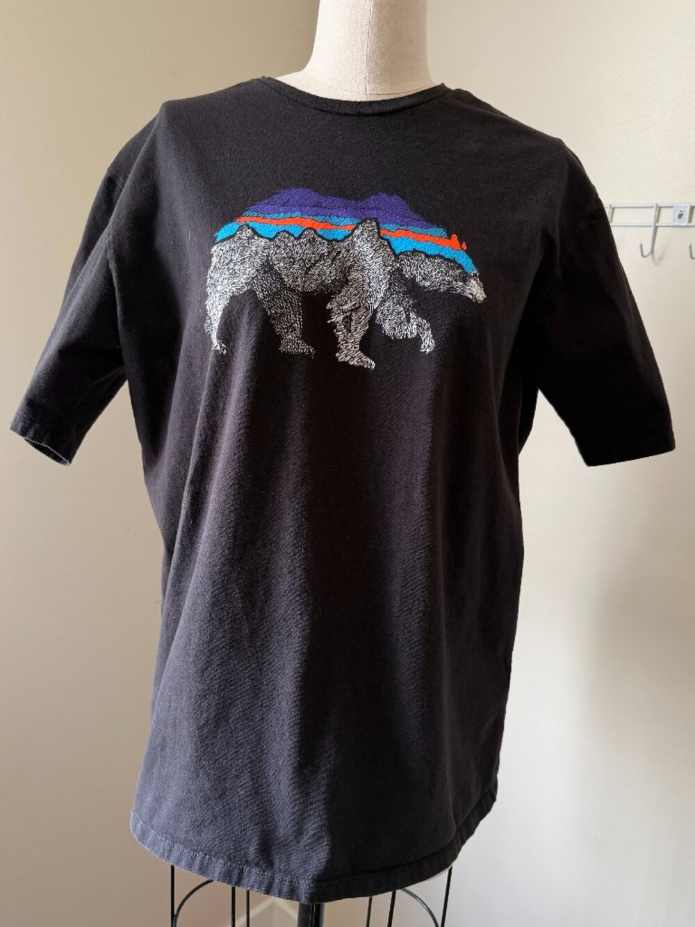 Vintage Patagonia Bear T-Shirt | Fitz Roy Bear Graphic Tee | Organic Cotton | M